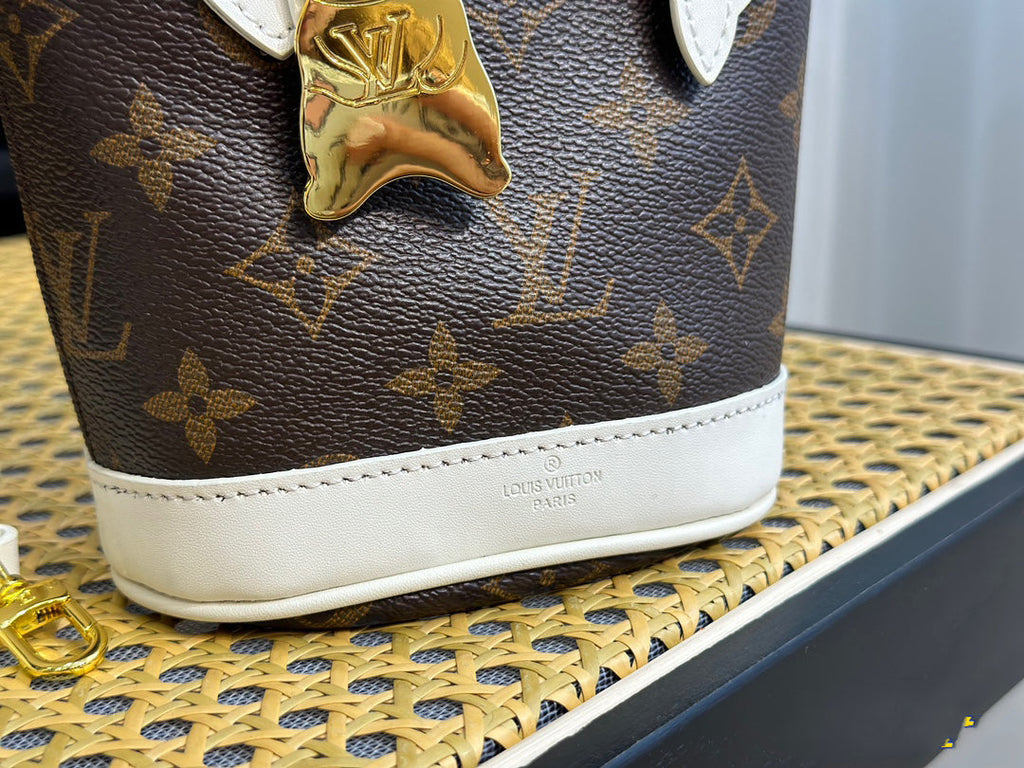 EN - Luxury Bags LUV 725