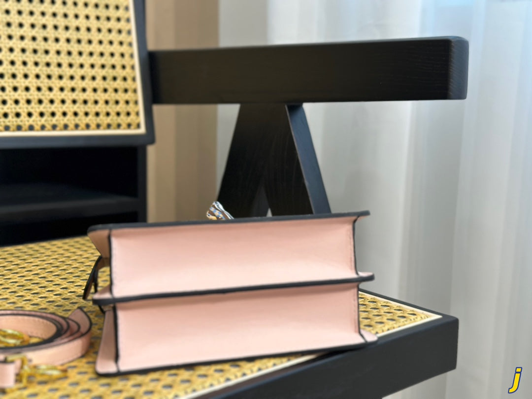 EN - Luxury Bags FEI 287