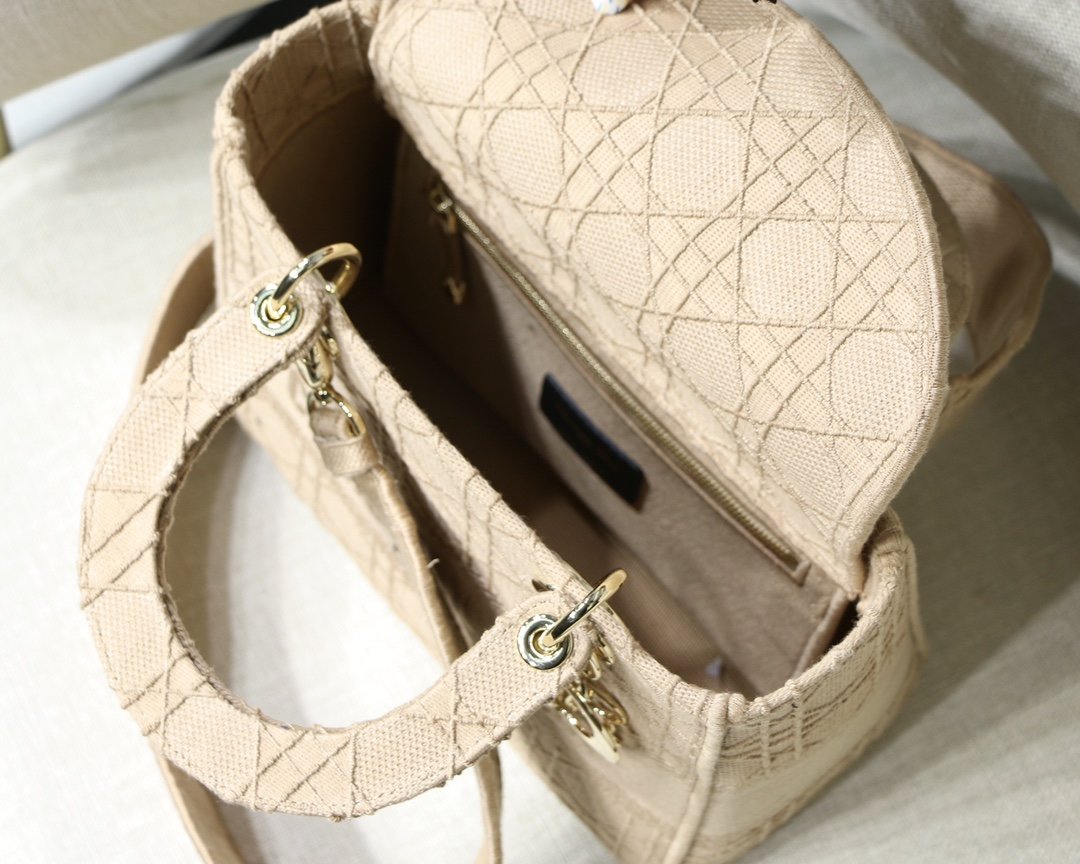 GLAMI MeGLAMIum Lady Bag Gold Toned Hardware Beige For Women 9.5in/24cm CD