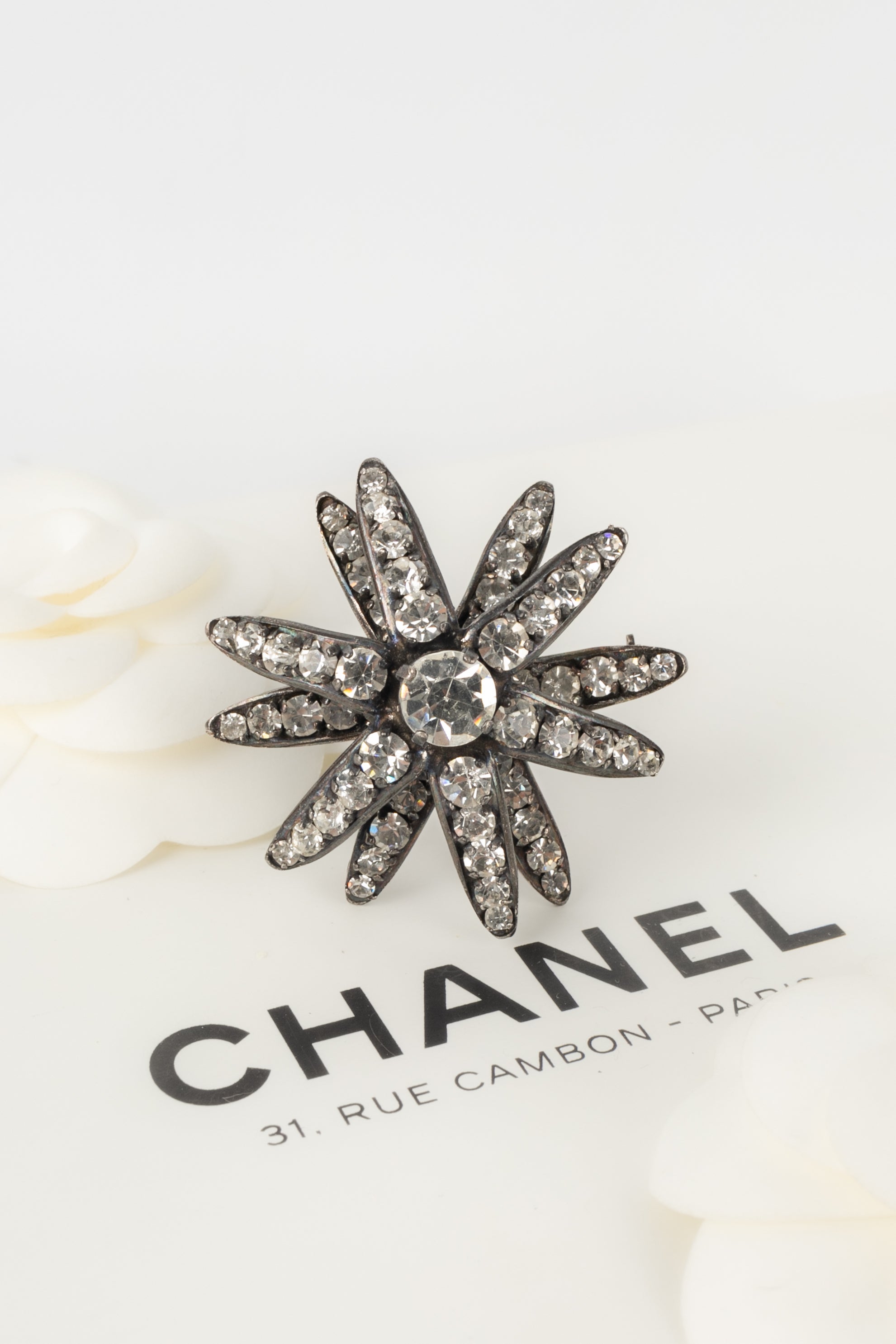 Broche étoile Chanel