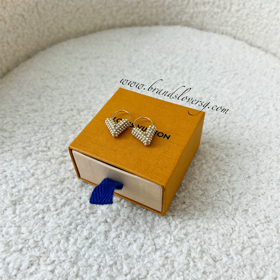 LV Essential V Perle Earrings in Gold HW