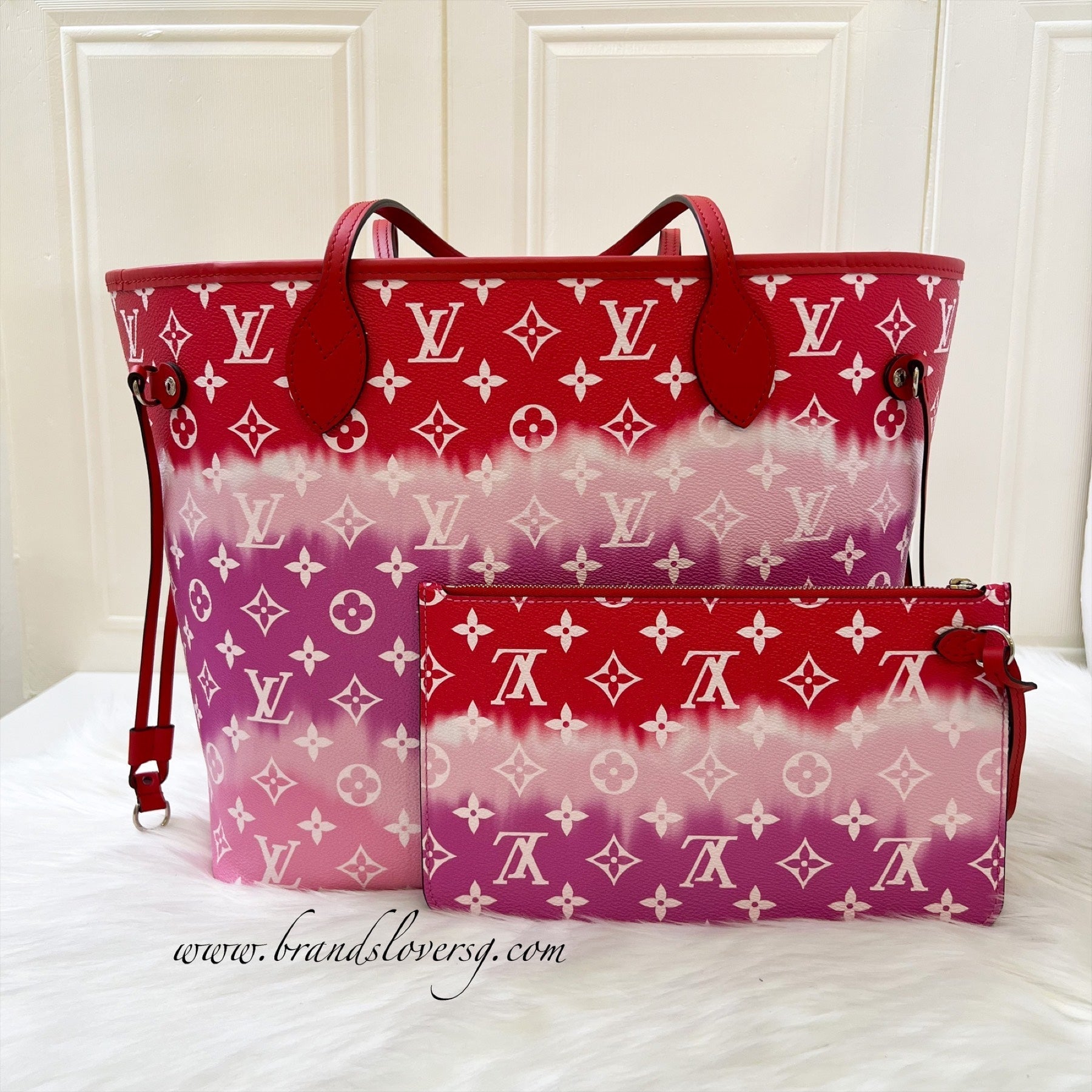 LV Neverfull MM with Detachable Pouch in Red / Pink Escale Monogram Canvas SHW