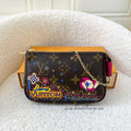LV Mini Pochette Christmas Animation 2020 - Vivienne on a Roller Coaster