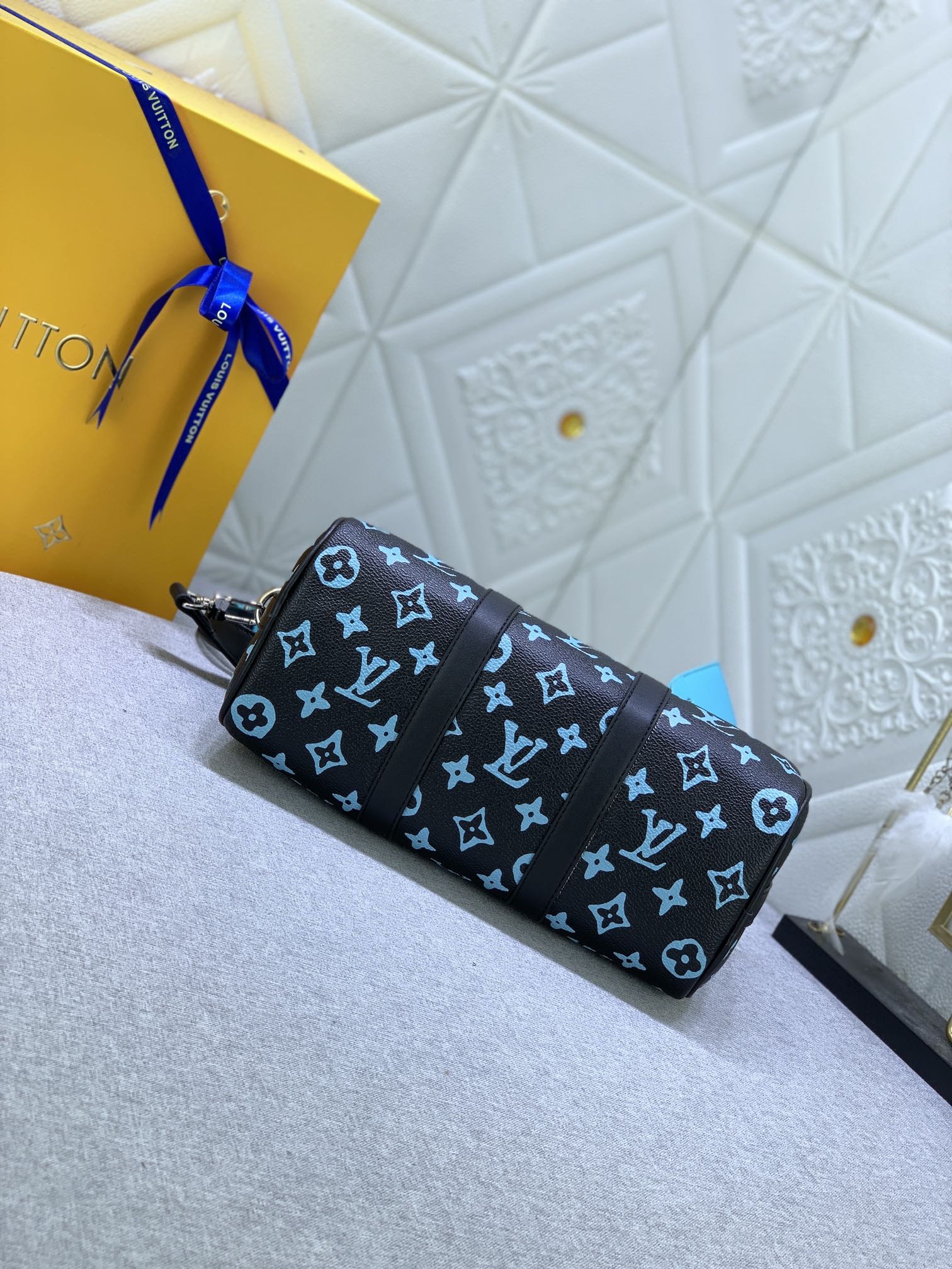 EN - New Bag LUV 643