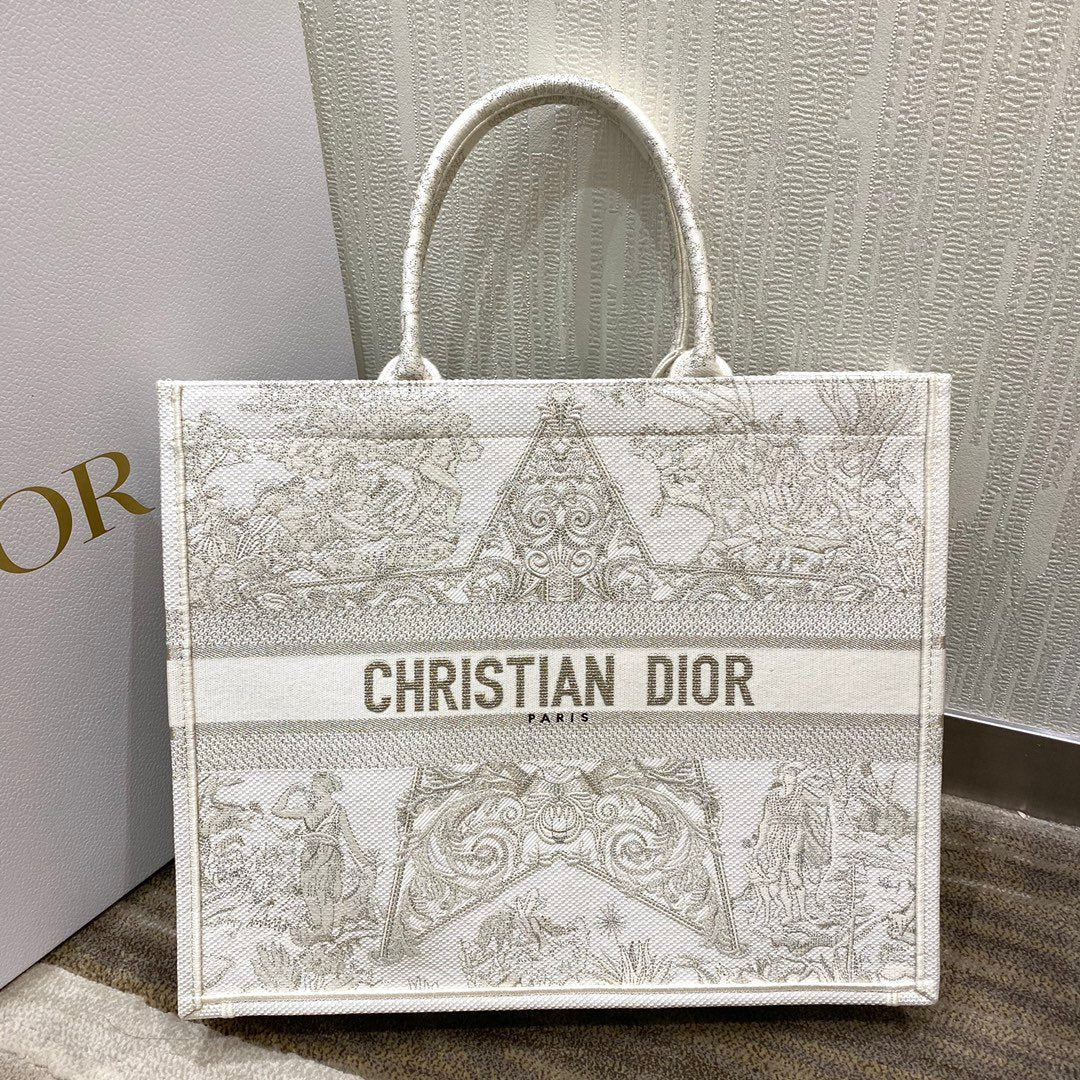 GLAMI Large Book Tote Gold-Tone Around The World Stella Embroidery, For Women WomenÃ¢â‚¬â„¢s Handbags, 42cm CD M1286ZTQL_M01E