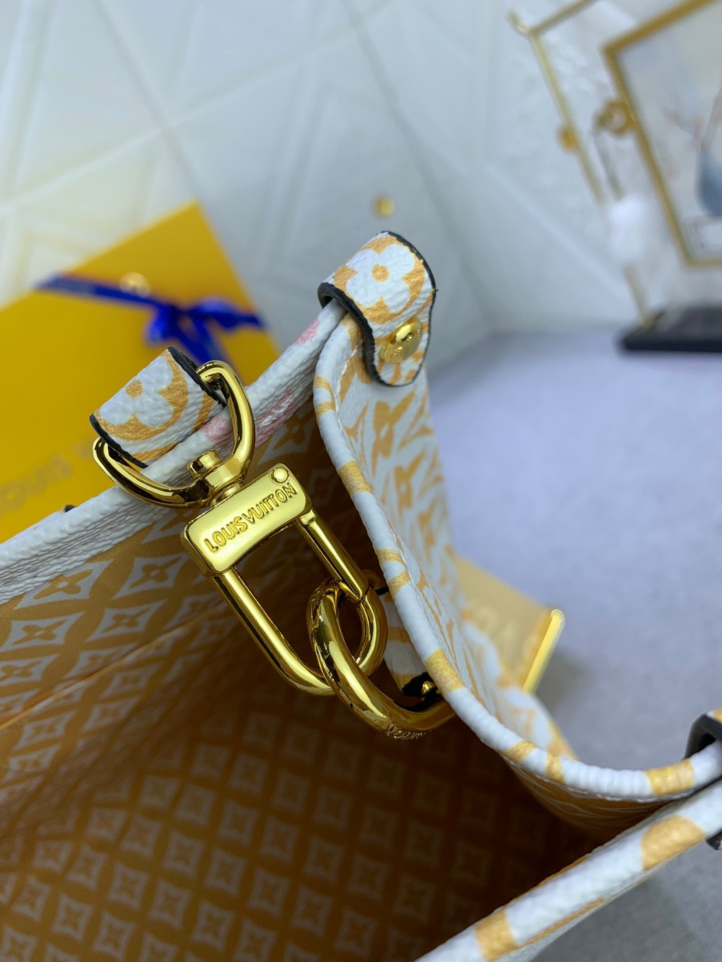 EN - Luxury Bags LUV 816