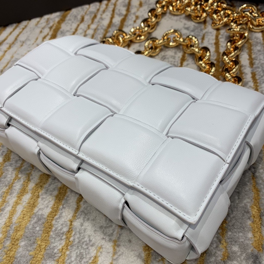GLAMI Chain Cassette Bag For Women 10.2in/26cm In White 631421VBWZ09143