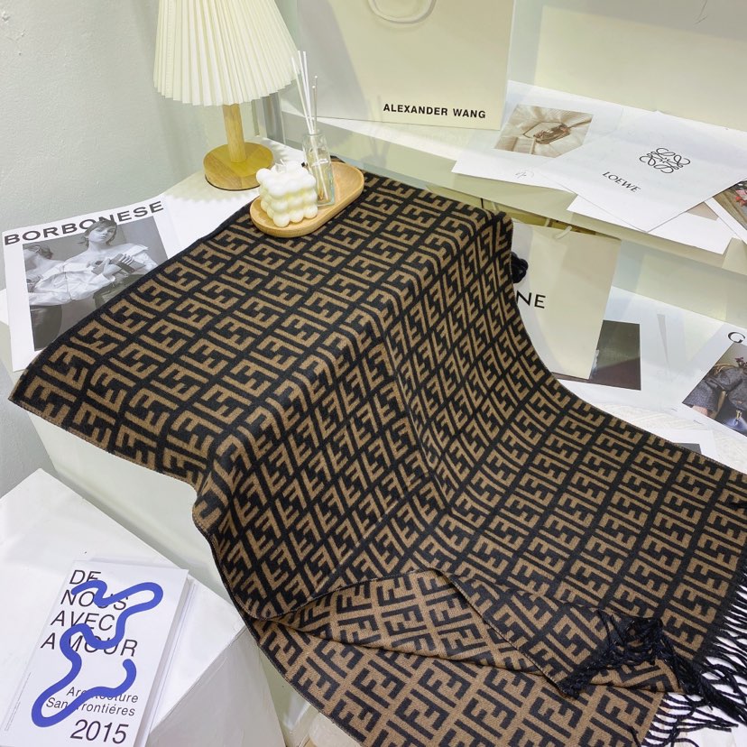 EN - Luxury FEI  Scarf 018