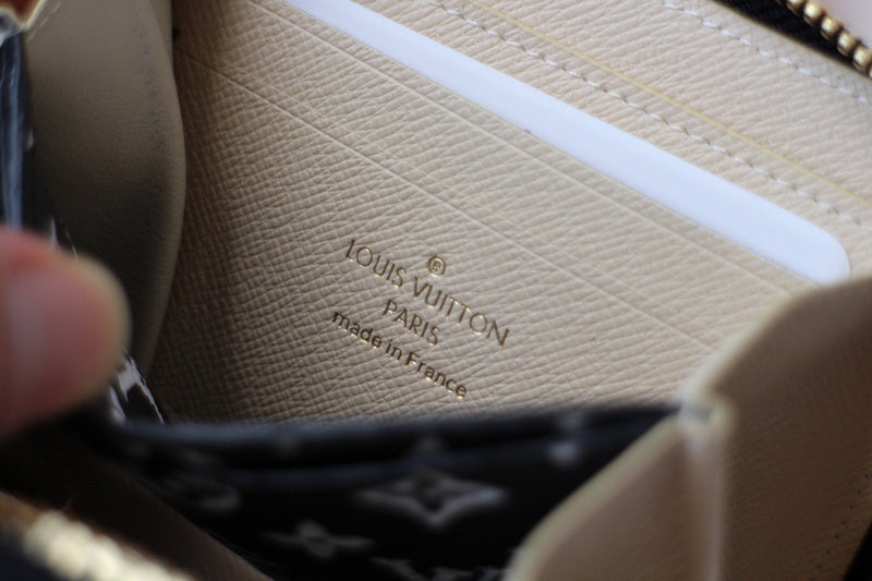 LOV2 Bags - Luxurious Bags  1592