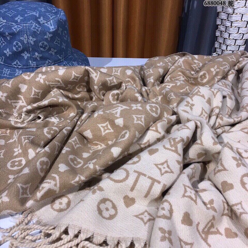 EN - Luxury LUV  Scarf 032