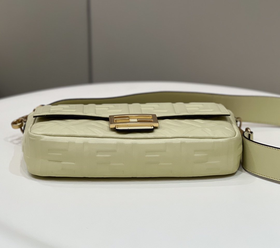 FI Baguette Khaki For Women, WomenÃ¢â‚¬â„¢s Handbags, Shoulder And Crossbody Bags 10.6in/27cm FF 8BR600