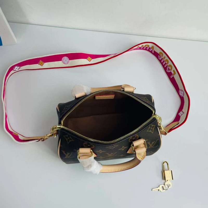 LOV2 Bags - Luxurious Bags  1111
