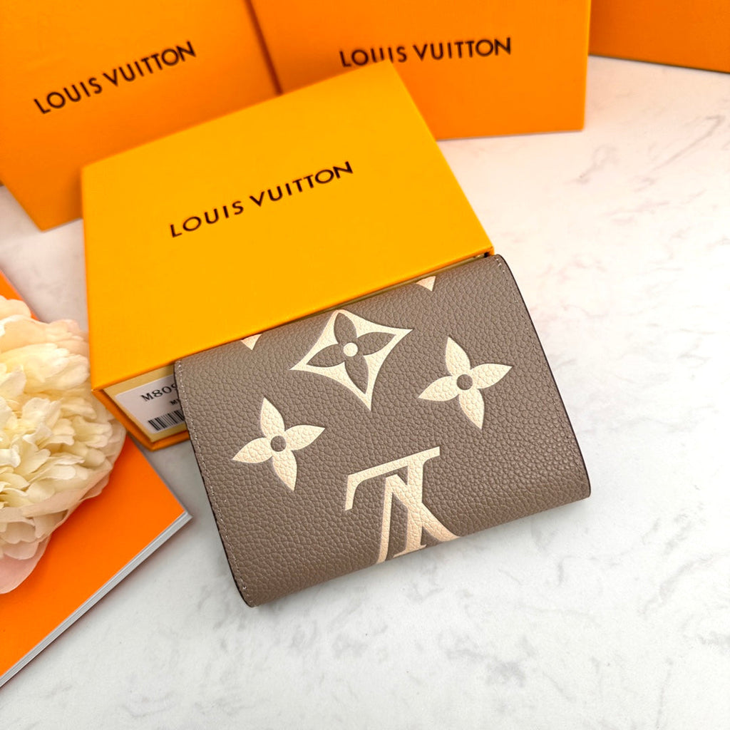 EN - New Arrival Wallet LUV 136