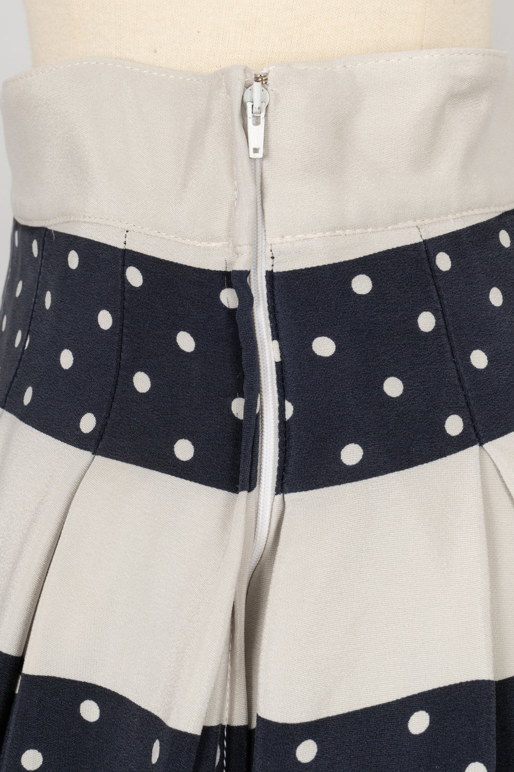 Jupe ÃƒÆ’Ã‚Â  pois Valentino EtÃƒÆ’Ã‚Â© 1992