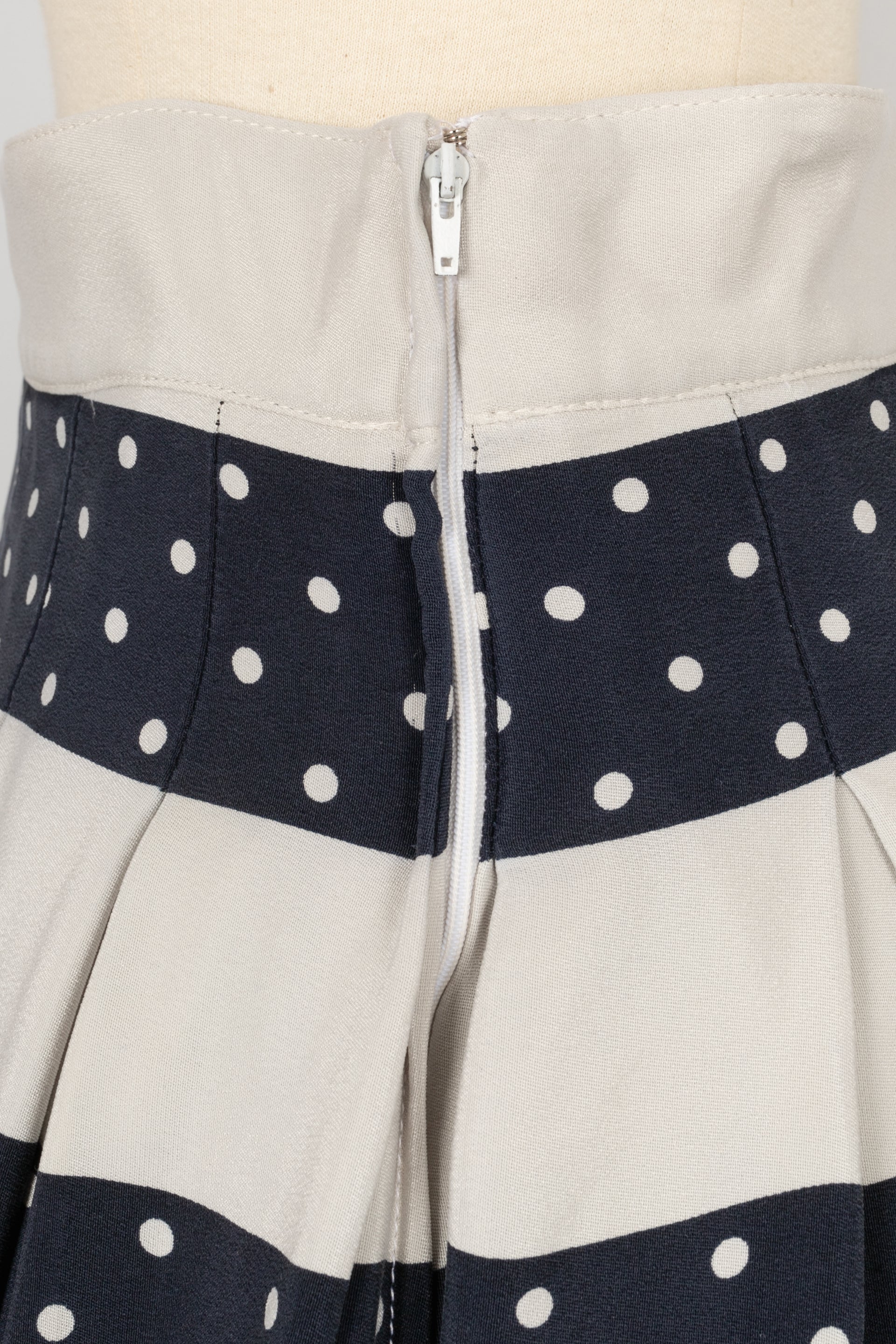 Jupe ÃƒÆ’Ã‚Â  pois Valentino EtÃƒÆ’Ã‚Â© 1992