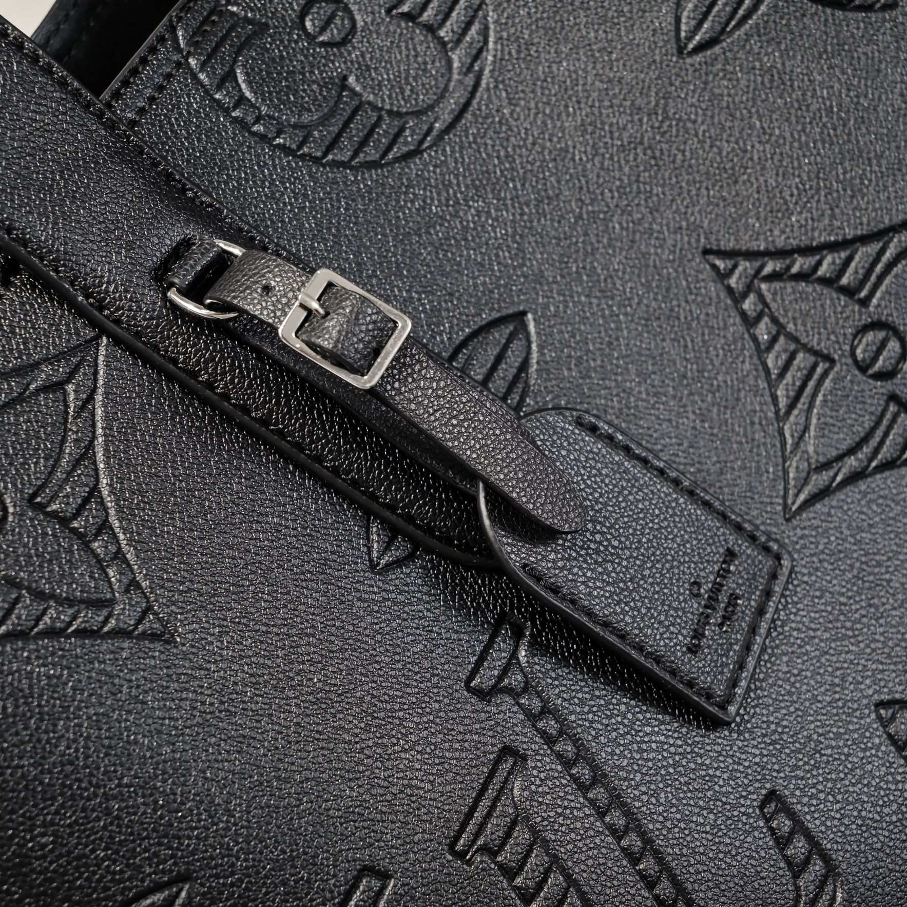 EN - Luxury Bags LUV 804