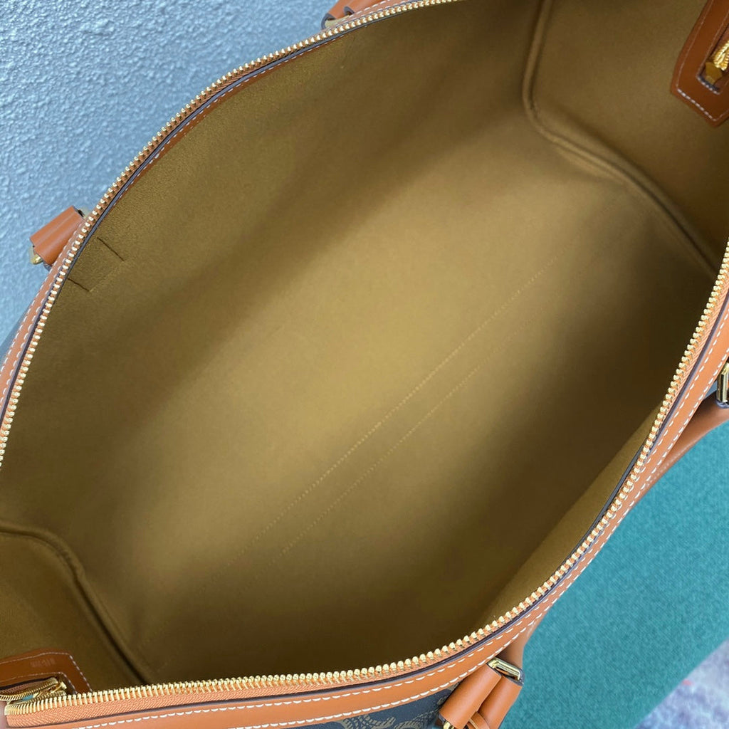 GLAMI Large Voyage Bag In Triomphe Canvas With GLAMI Print Tan For Women 20in/50cm 191472BZK.04LU