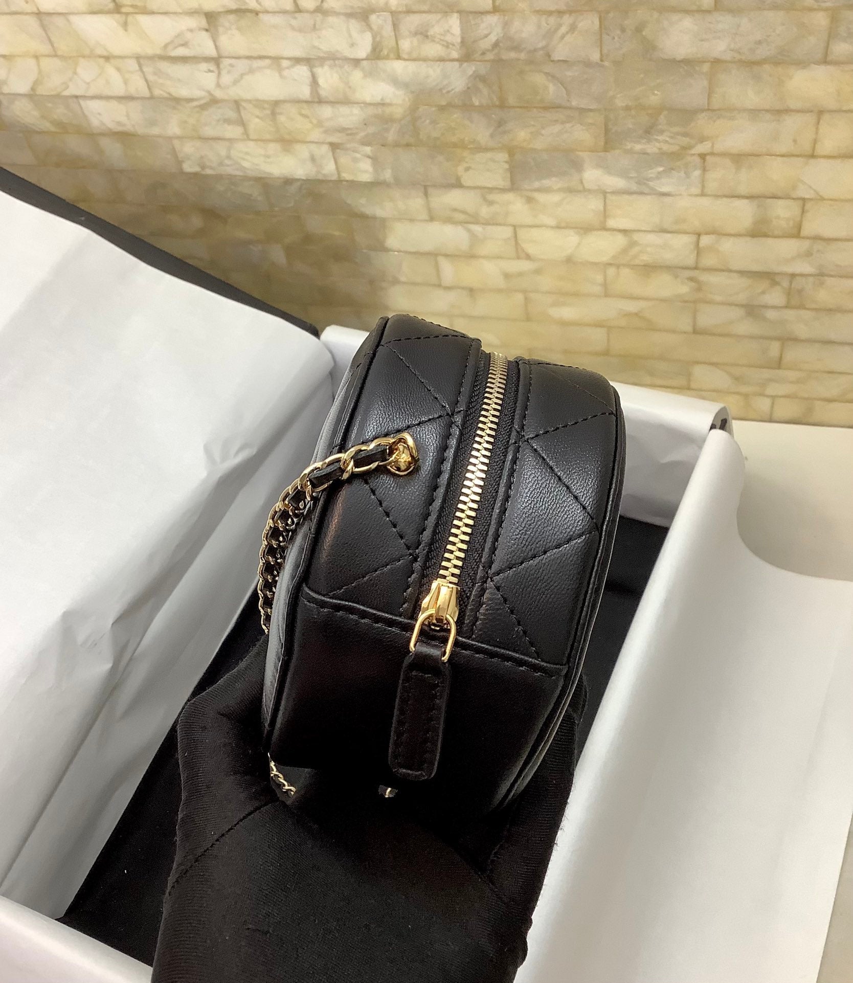 CHLRound Sling Bag Gold Toned For Women 4.7in/12cm