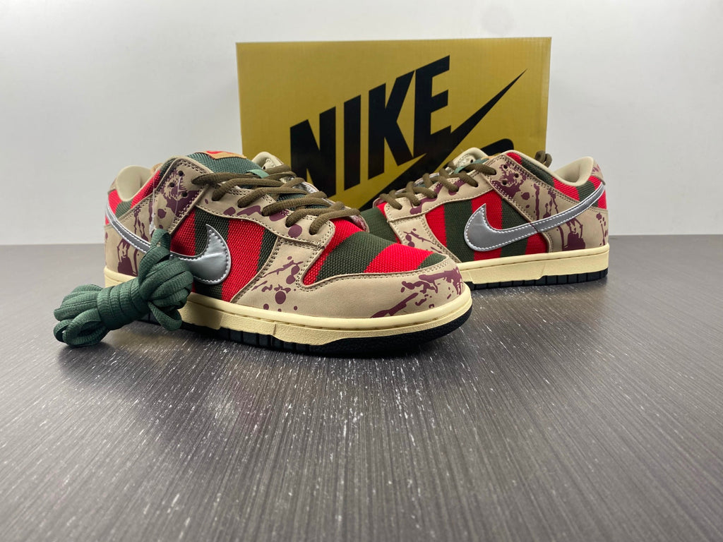 Designer SB Dunk Low Ã¢â‚¬Å“Freddy KruegerÃ¢â‚¬Â