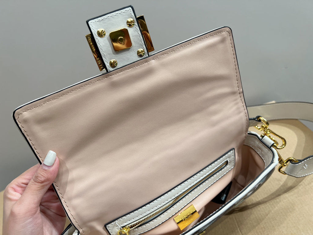 EN - Luxury Bags FEI 294