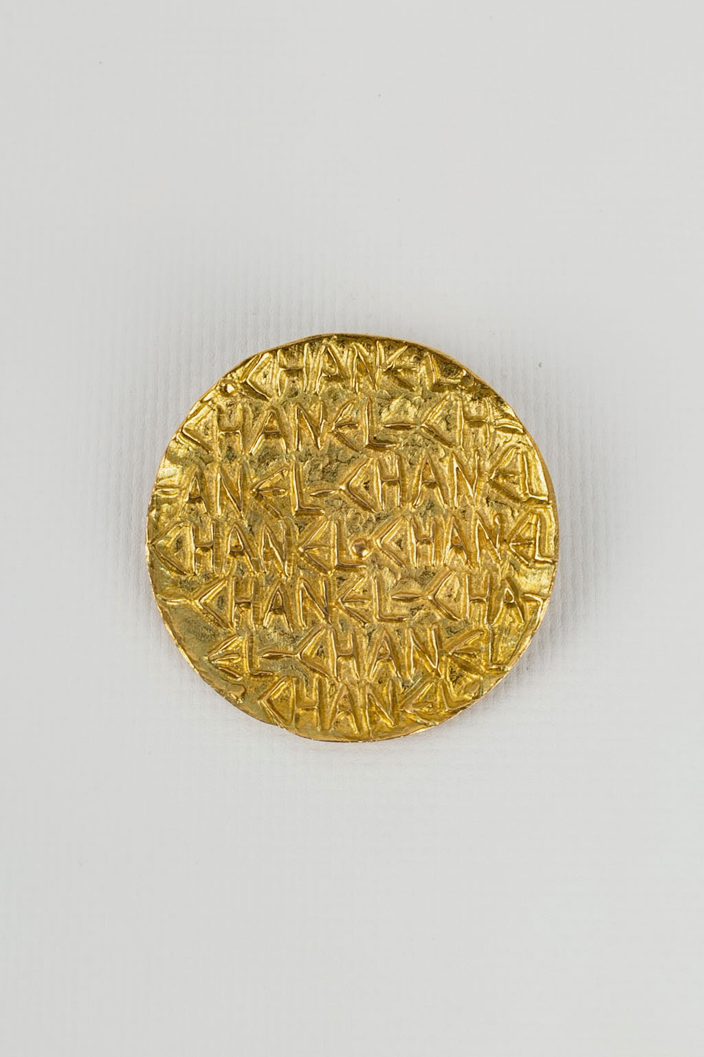 Broche en mÃƒÆ’Ã‚Â©tal dorÃƒÆ’Ã‚Â© Chanel