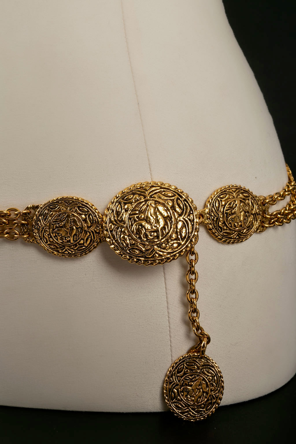 Ceinture en mÃƒÆ’Ã‚Â©tal dorÃƒÆ’Ã‚Â© Chanel 1980s