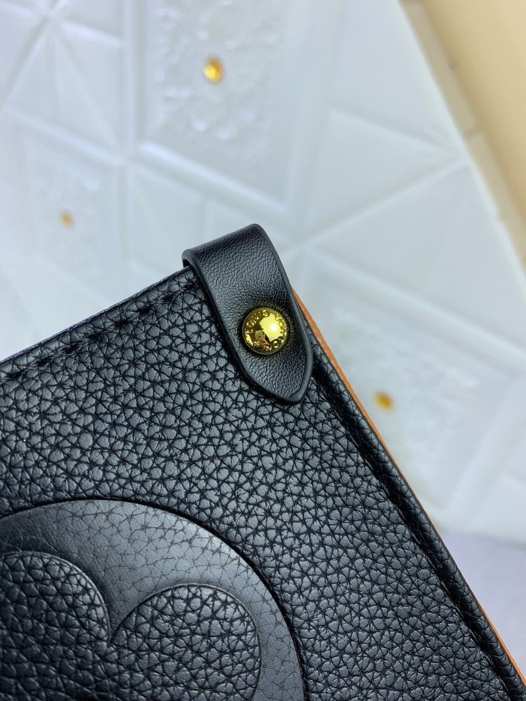 EN - Luxury Bags LUV 751