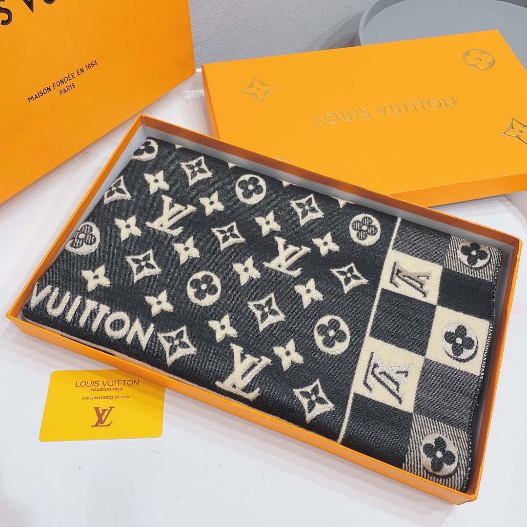 EN - Luxury LUV  Scarf 017