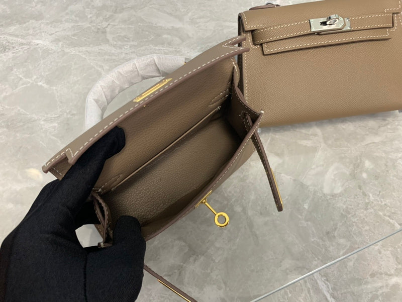 Glamy - HMS Bags - 1947