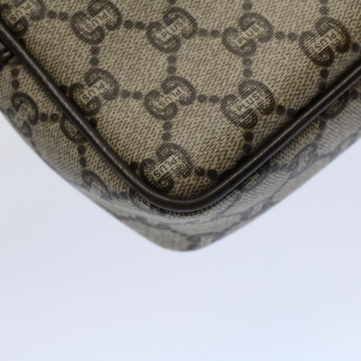 GUCCI GG Plus Supreme Clutch Bag PVC Leather Beige ep2089