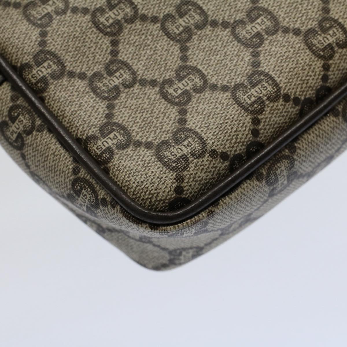 GUCCI GG Plus Supreme Clutch Bag PVC Leather Beige ep2089
