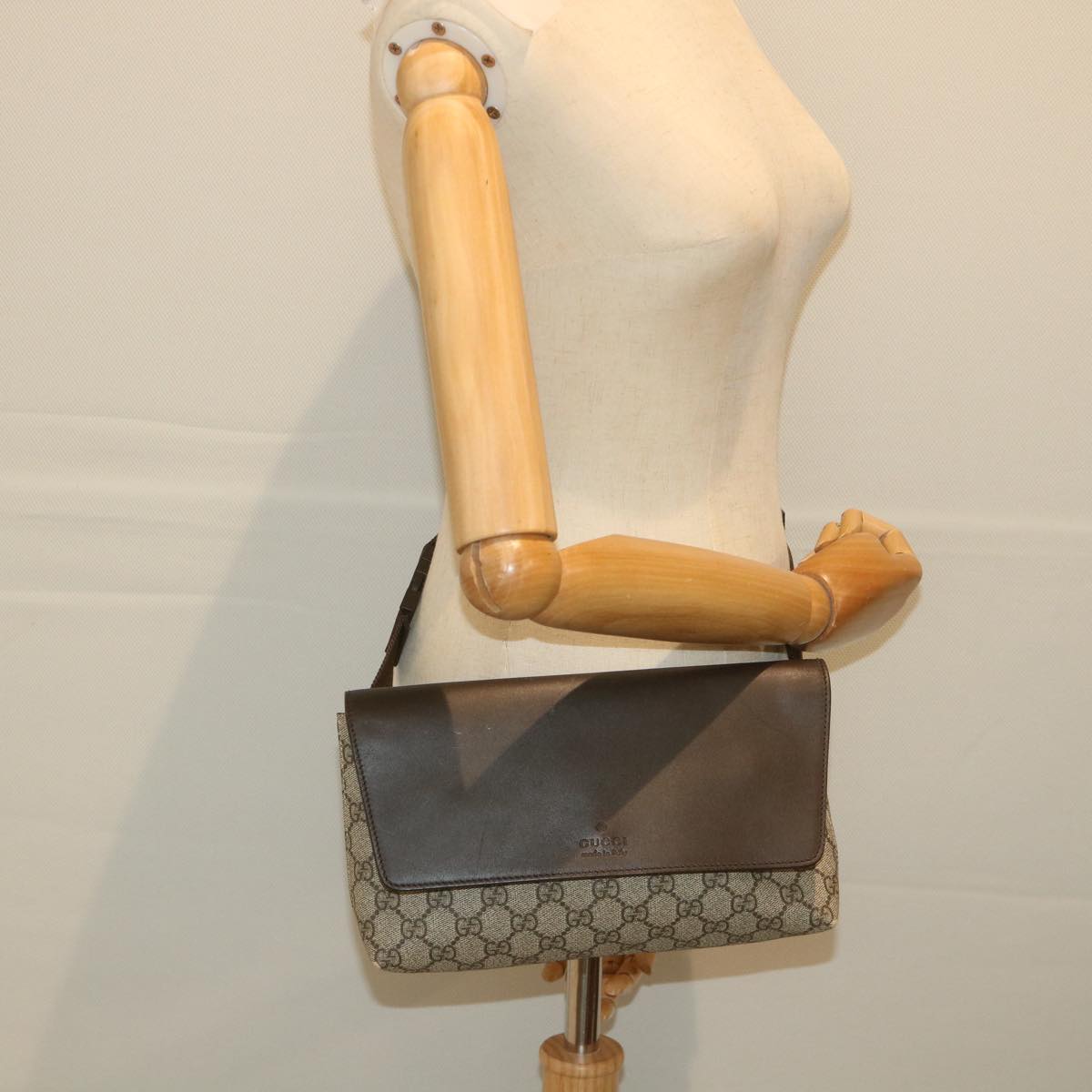 GUCCI GG Supreme Waist bag PVC Leather Beige 353435 ep2270