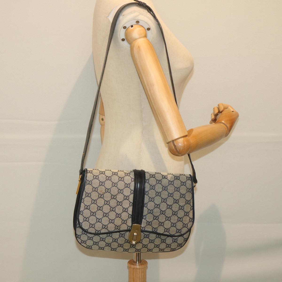 GUCCI GG Canvas Shoulder Bag Navy ep2274