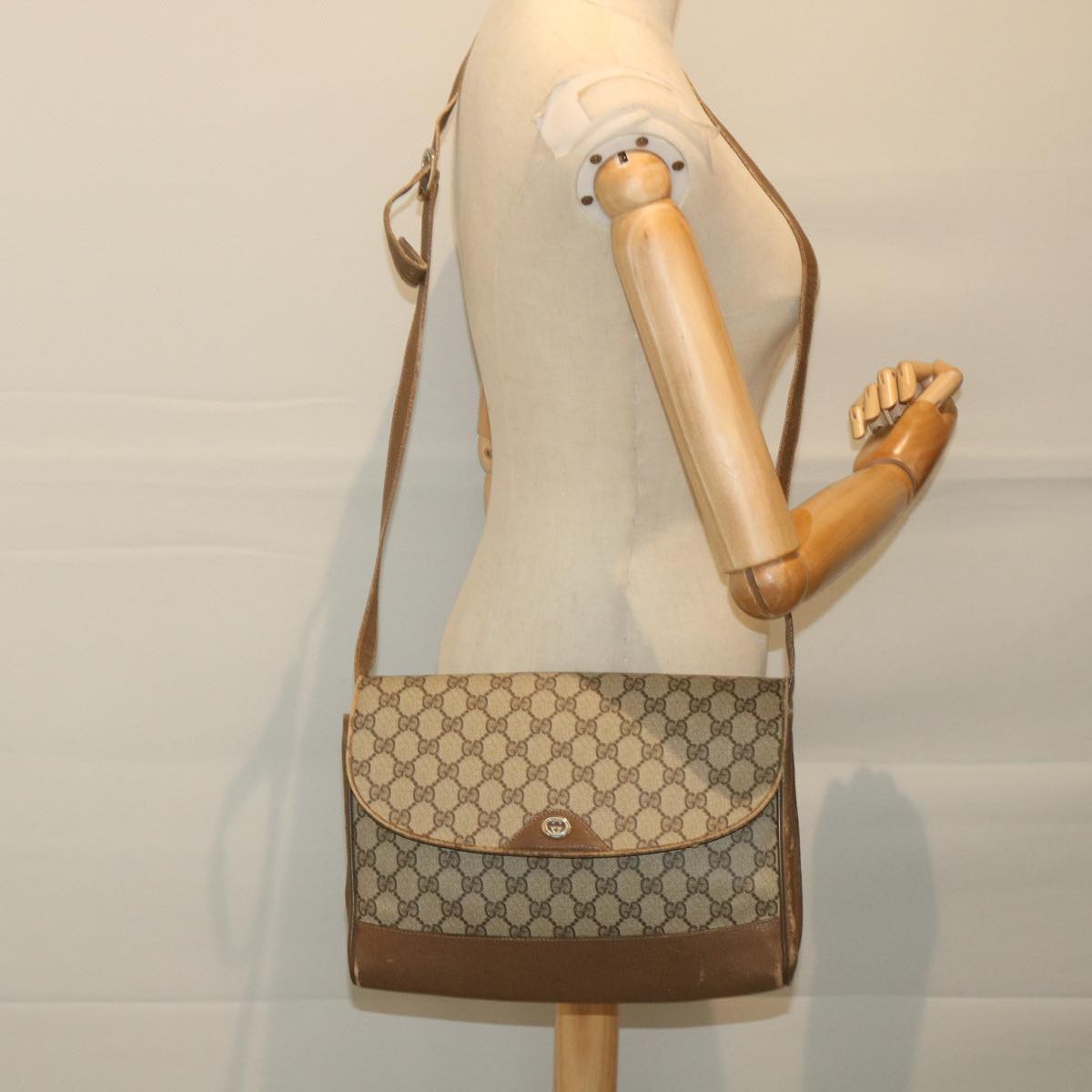 GUCCI GG Supreme Shoulder Bag PVC Leather Beige 116 02 067 ep2394