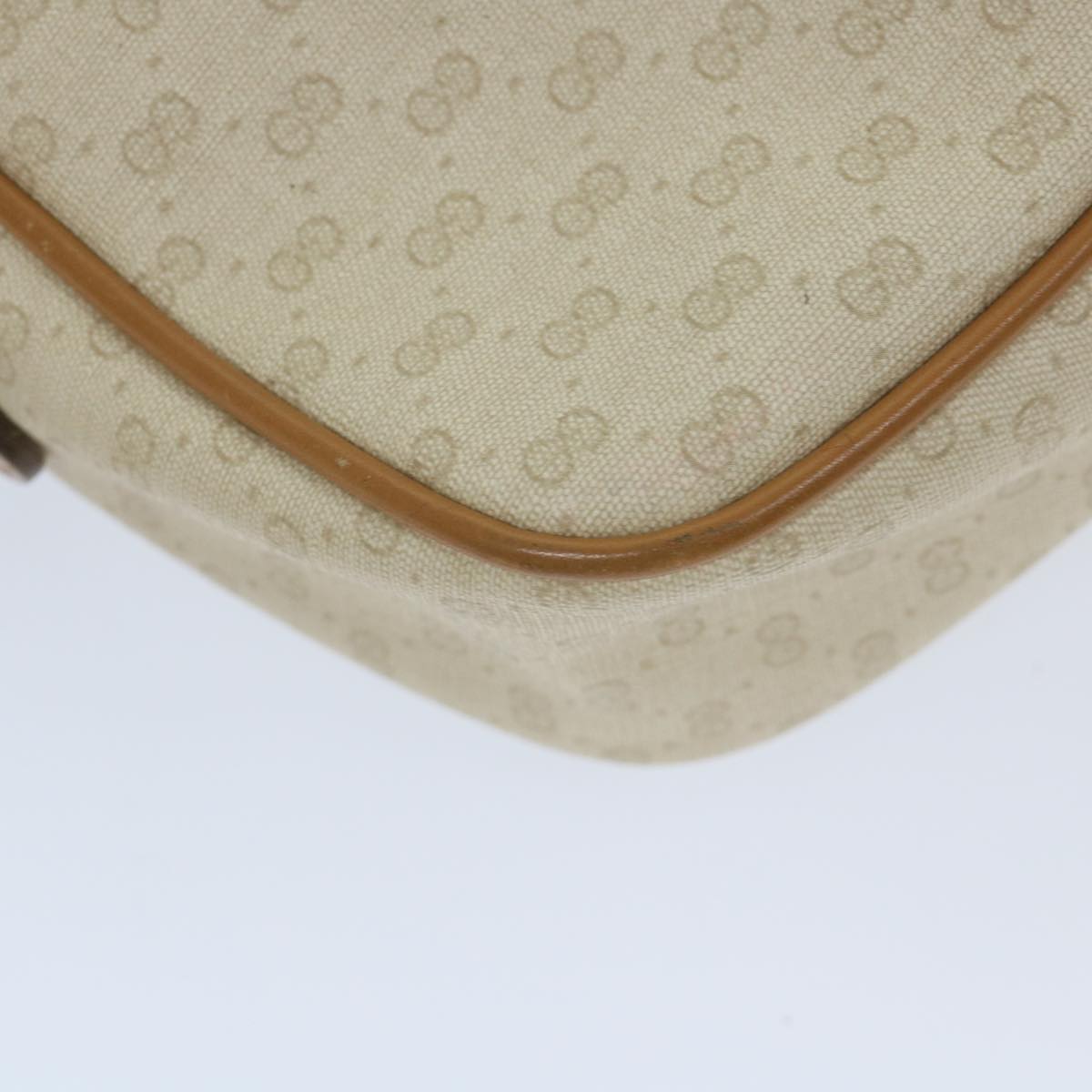 GUCCI Micro GG Supreme Shoulder Bag PVC Leather White ep2442
