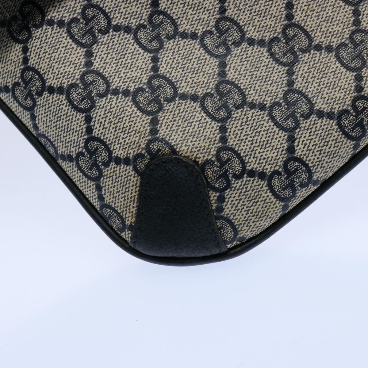 GUCCI GG Supreme Clutch Bag PVC Leather Navy 89 02 075 ep2500