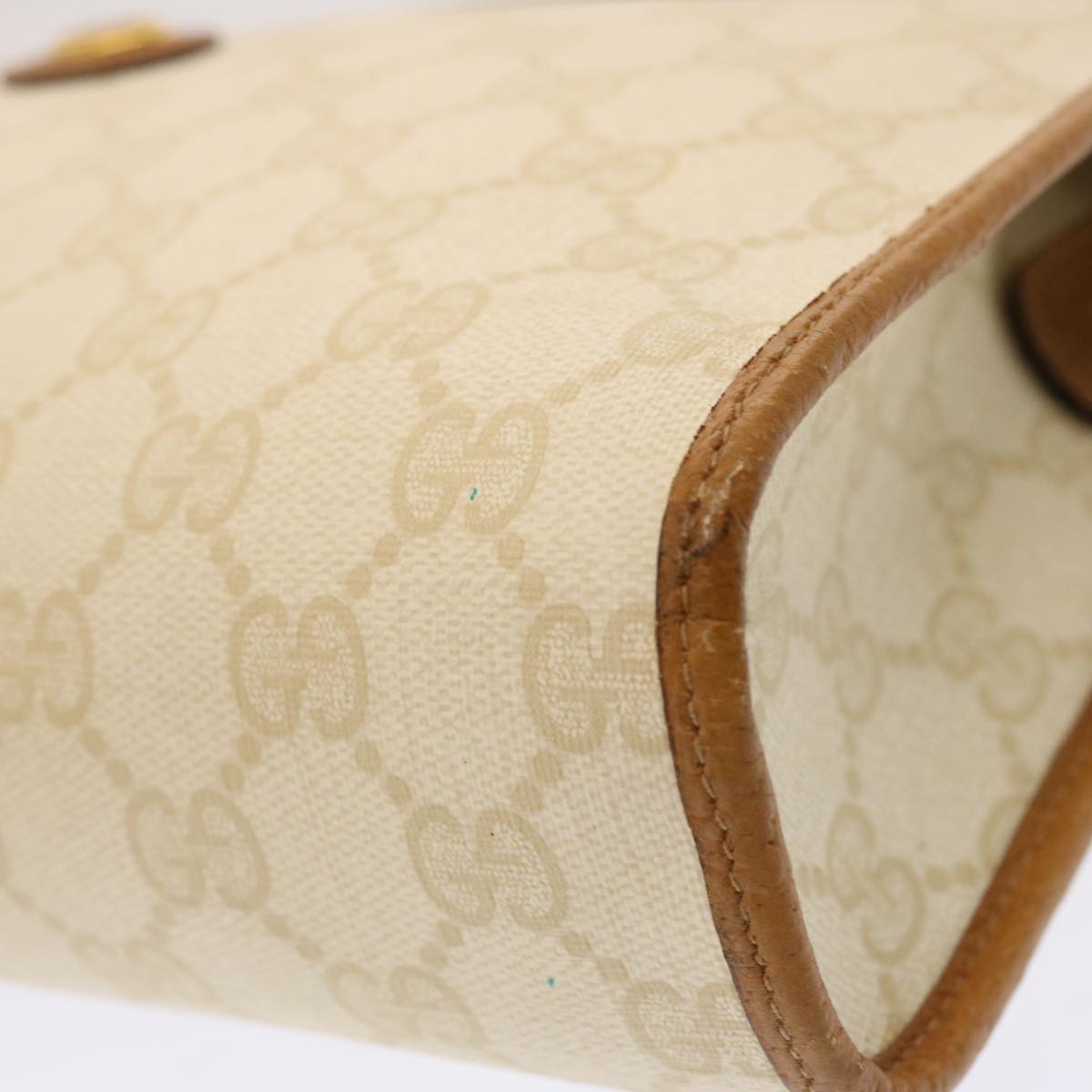 GUCCI GG Supreme Clutch Bag PVC White 97 01 037 ep4041