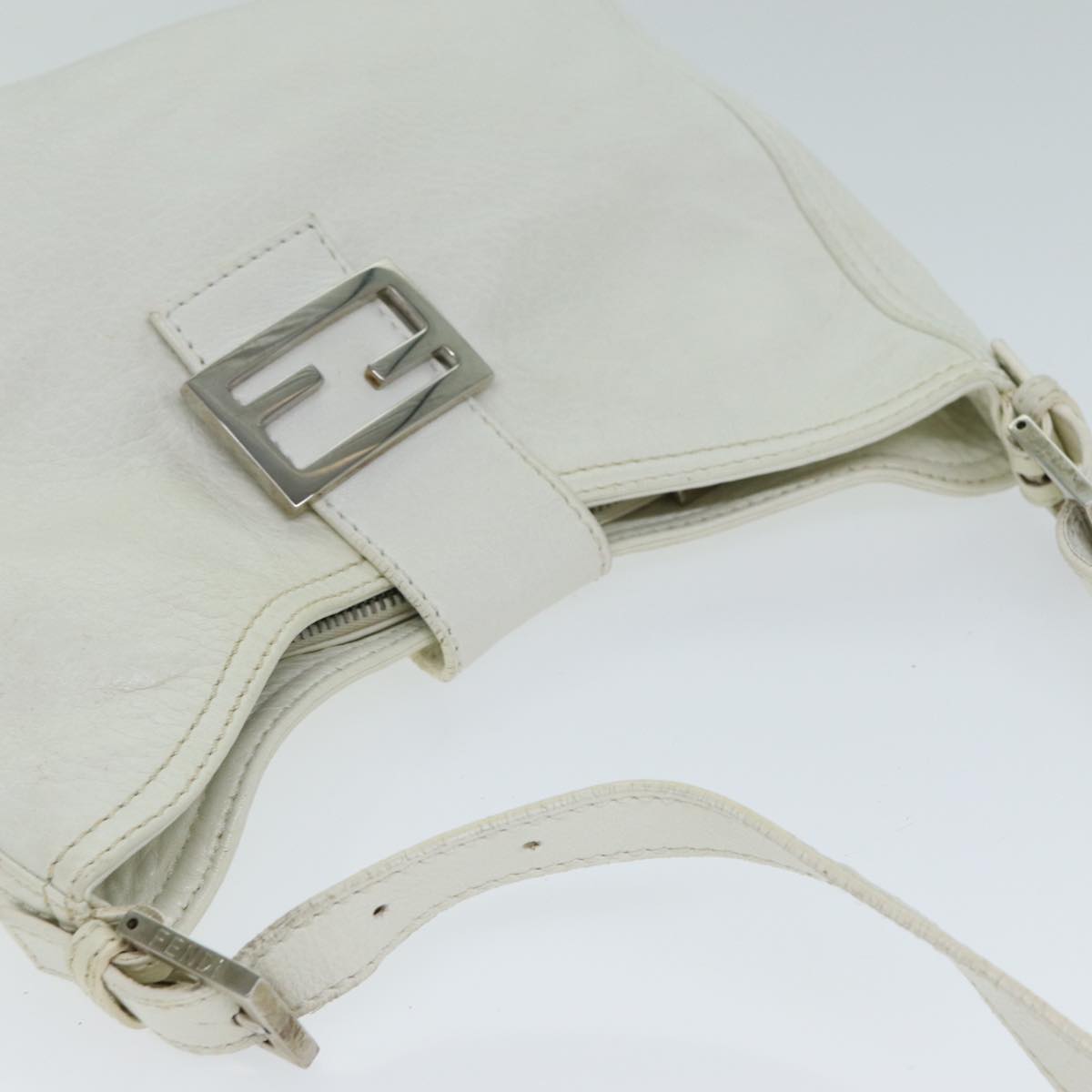 FENDI Mamma Baguette Shoulder Bag Leather White ep4700