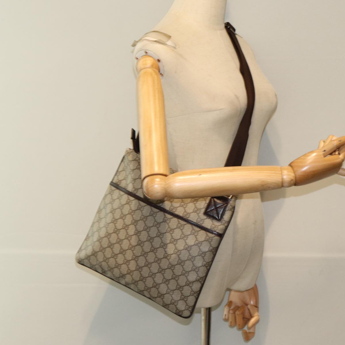 GUCCI GG Supreme Shoulder Bag PVC Beige 141626 ep4894