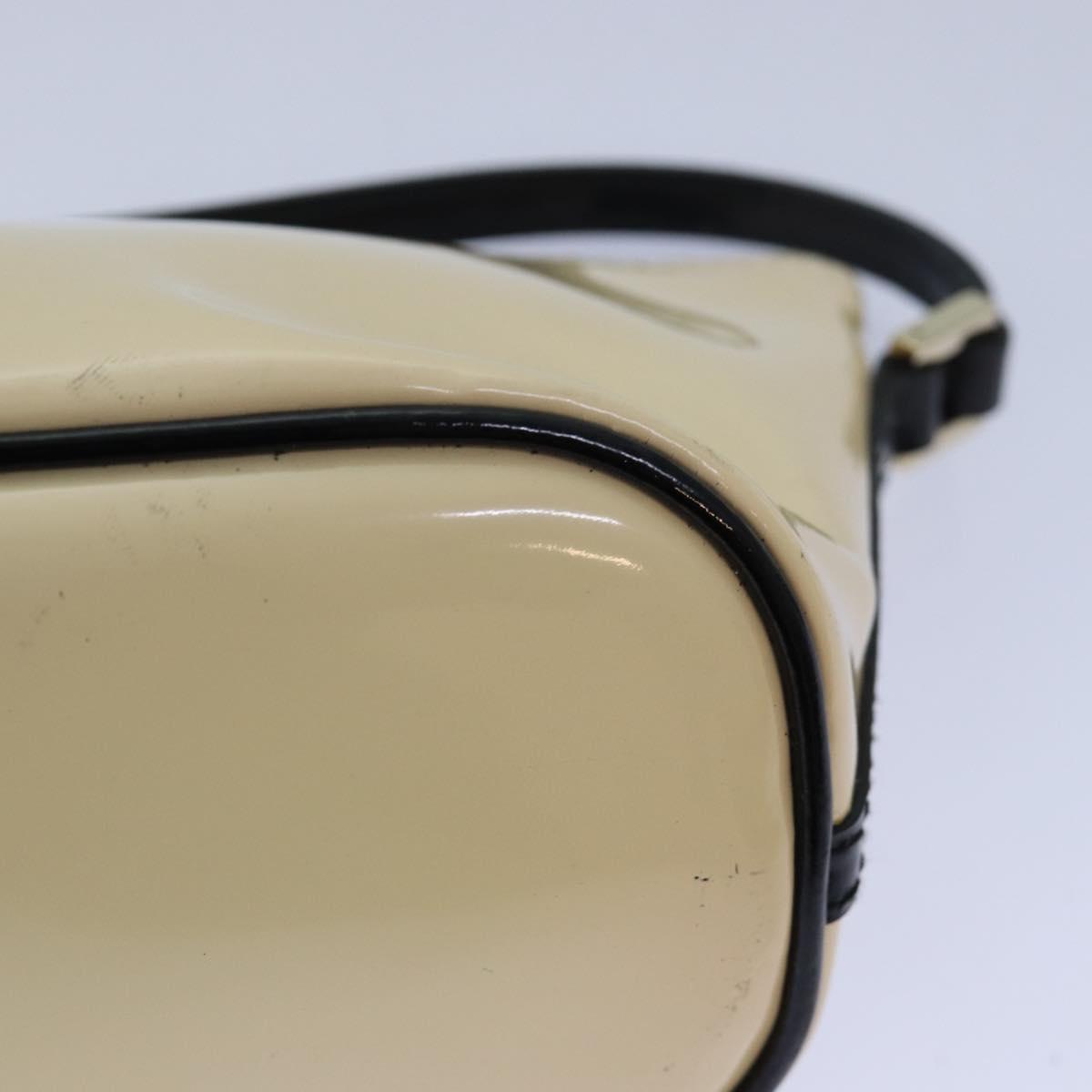 GUCCI Accessory Pouch Patent leather Vanilla Gold 039 1103 2123 ep5087