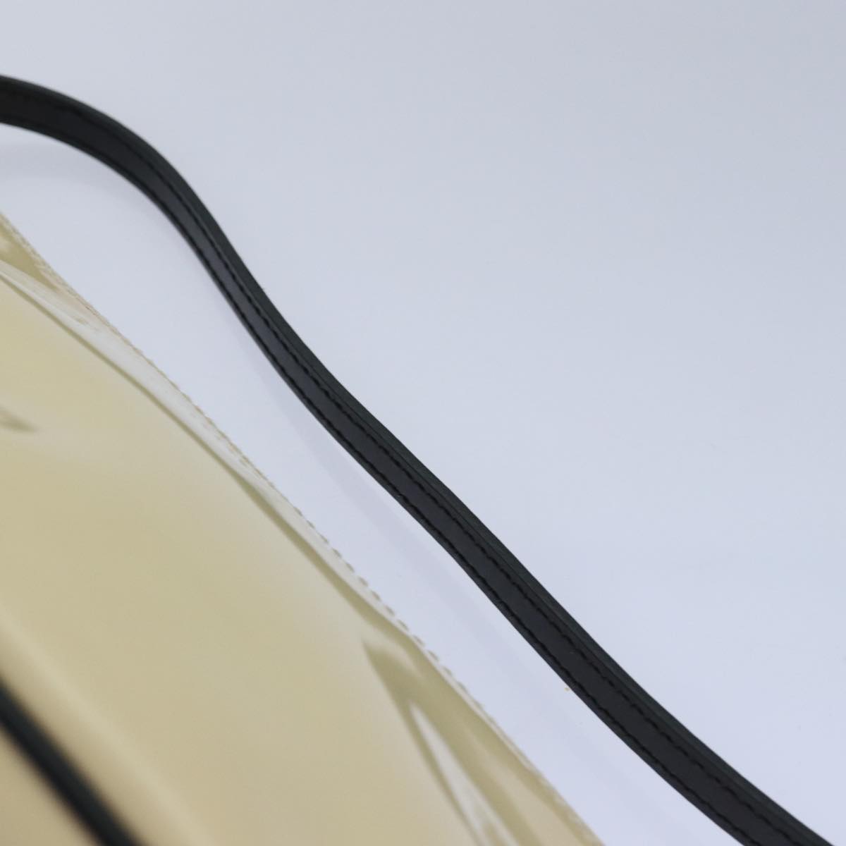 GUCCI Accessory Pouch Patent leather Vanilla Gold 039 1103 2123 ep5087