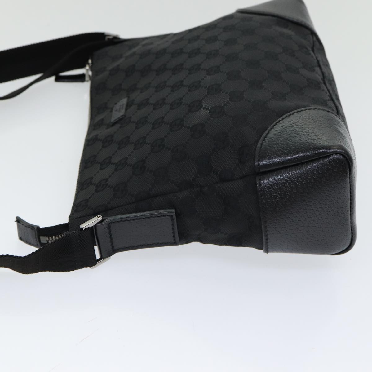 GUCCI GG Canvas Shoulder Bag Black ep5103