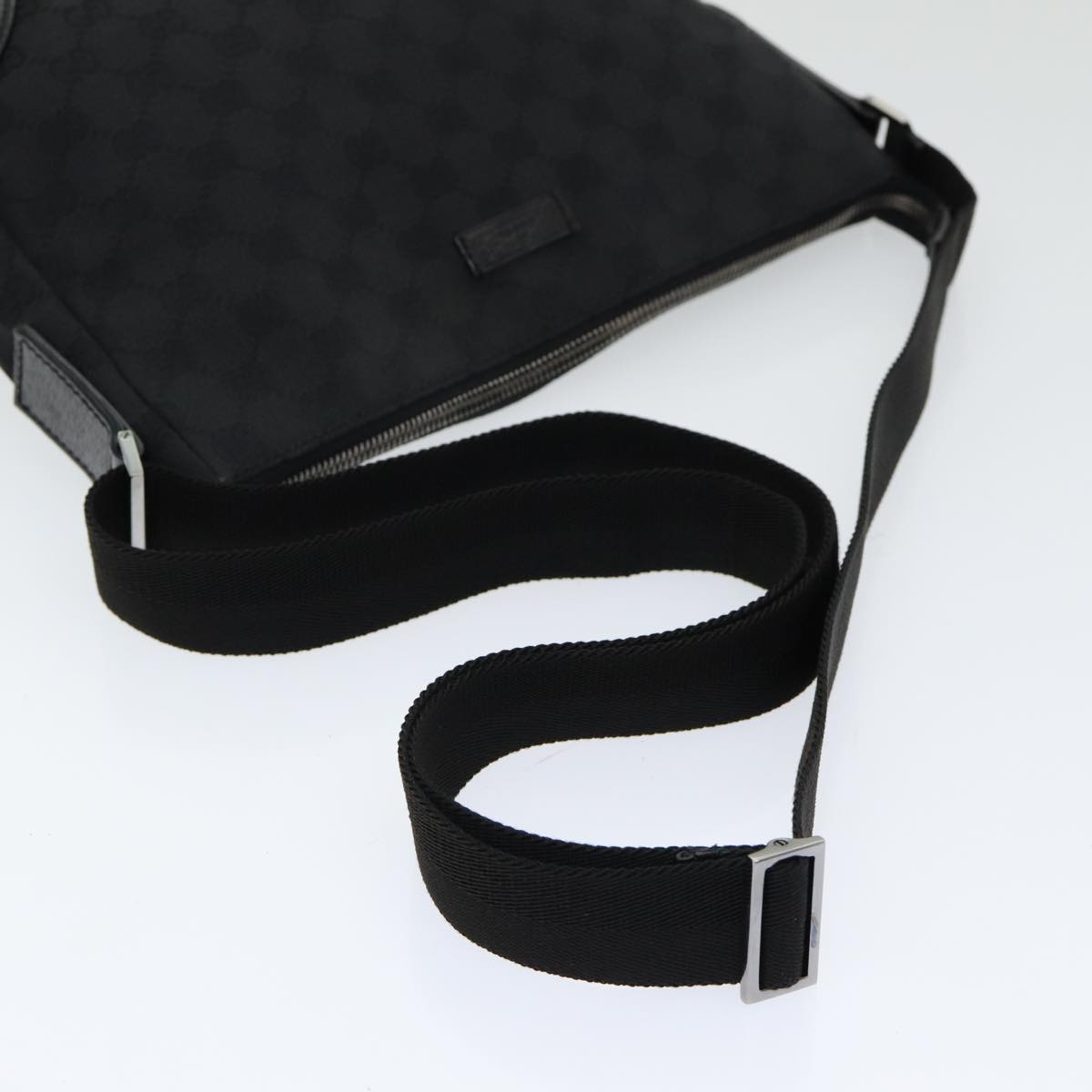 GUCCI GG Canvas Shoulder Bag Black ep5103