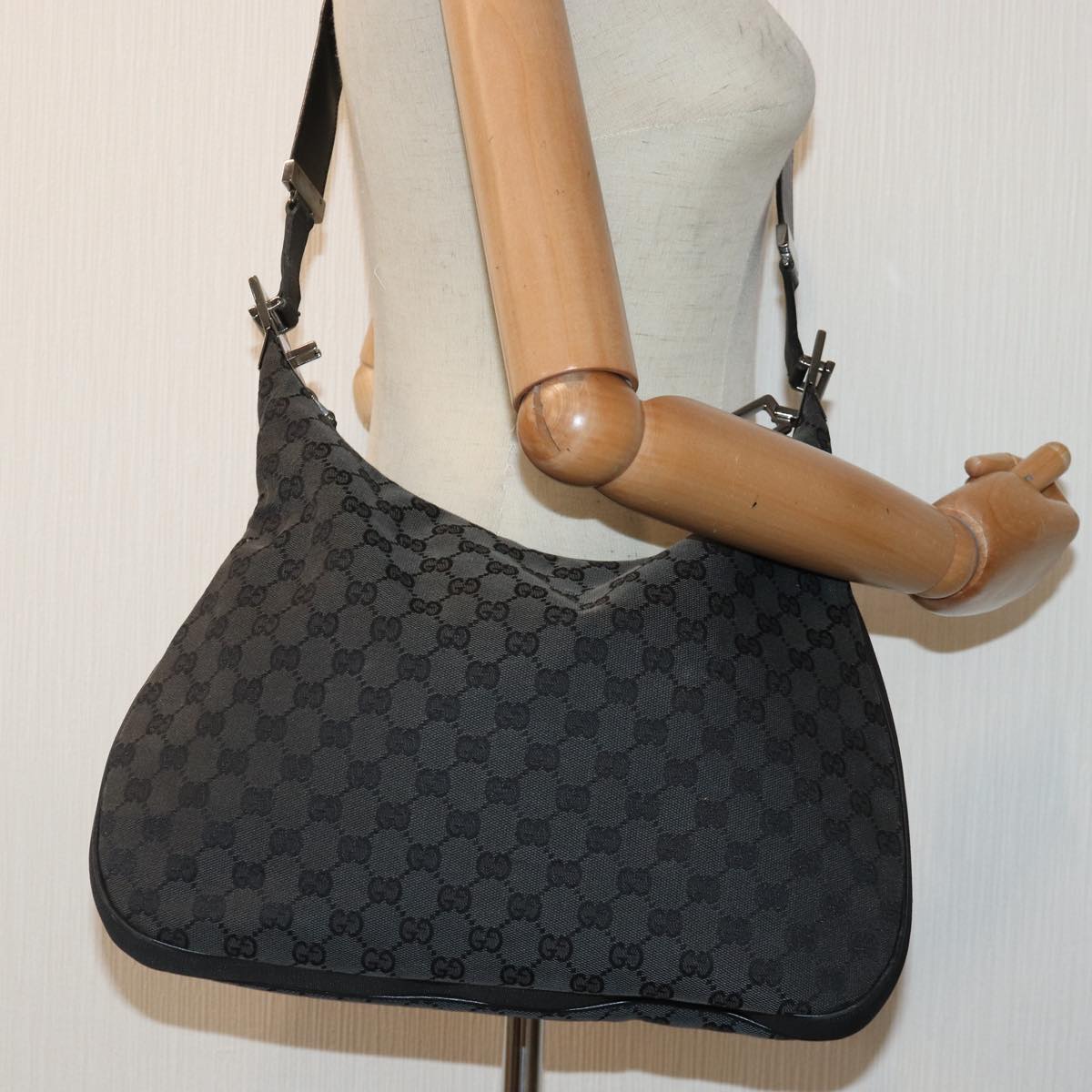 GUCCI GG Canvas Shoulder Bag Silver Black 001 3341 3444 ep5244