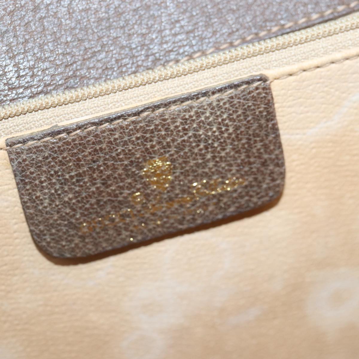 GUCCI GG Supreme Shoulder Bag PVC Leather Beige Gold 904 02 050 ep5311