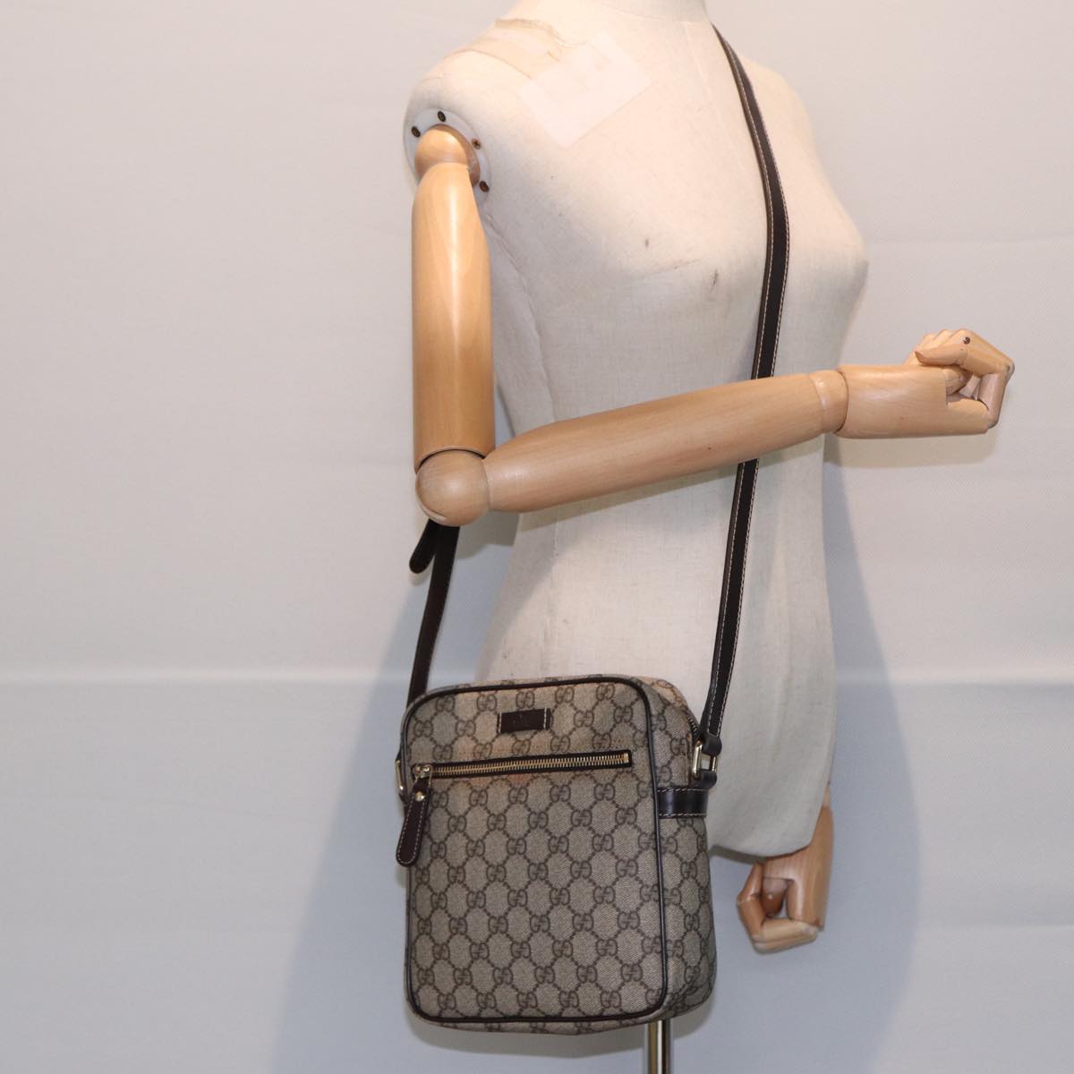 GUCCI GG Supreme Shoulder Bag PVC Leather Beige Gold 233268 ep5416