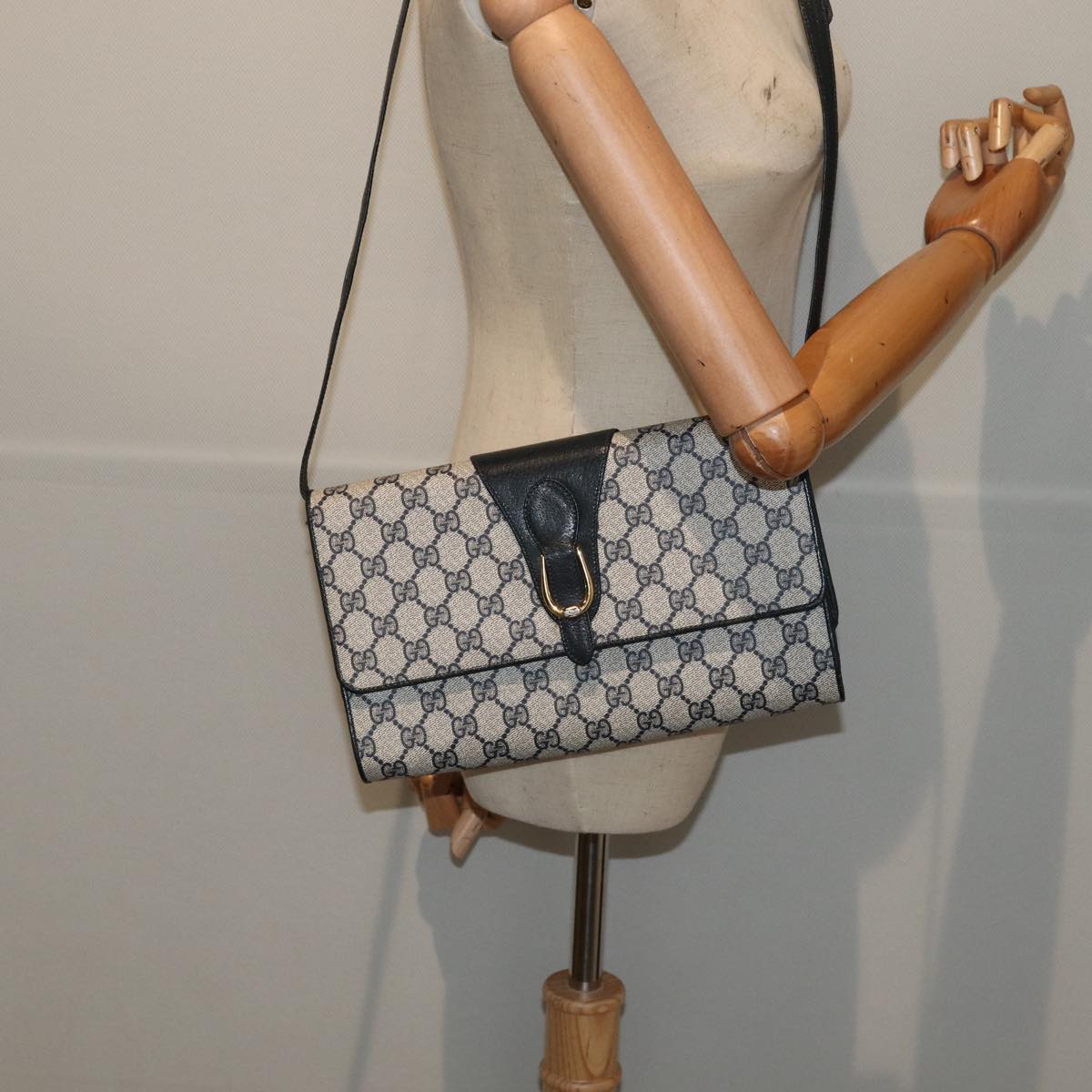 GUCCI GG Supreme Shoulder Bag PVC Leather Navy Gold 94 02 050 ep5428