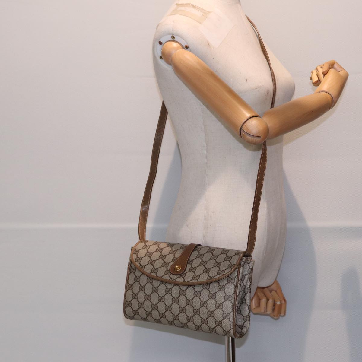 GUCCI GG Supreme Shoulder Bag Beige Gold 004 261 1923 ep5471