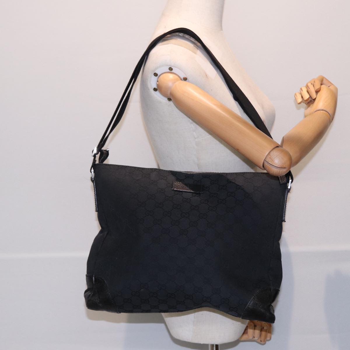GUCCI GG Canvas Shoulder Bag Black Silver 110054 ep5541