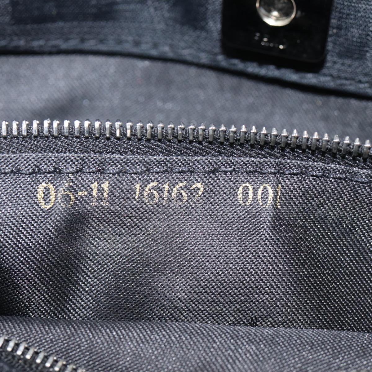 FENDI Zucca Canvas Shoulder Bag Black Silver ep5578